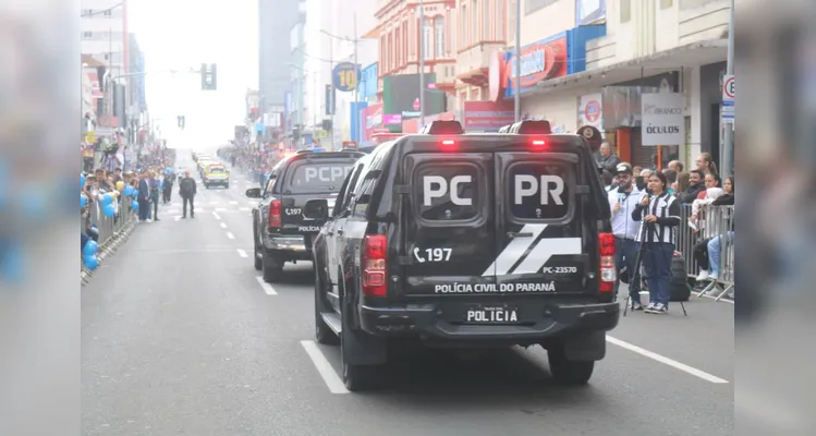 Confira mais imagens do desfile das forças de segurança no aniversário de PG