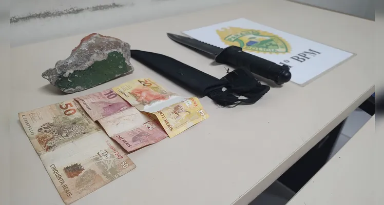 Policial à paisana prende jovens por roubo em posto de combustível em PG