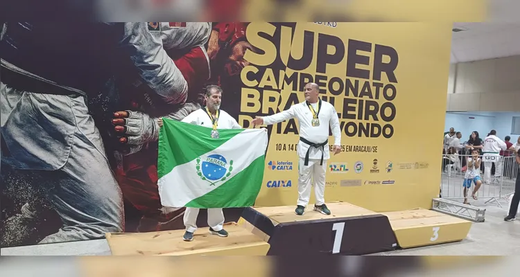 Casal ponta-grossense garante pódio no Super Brasileiro de Taekwondo, no Sergipe