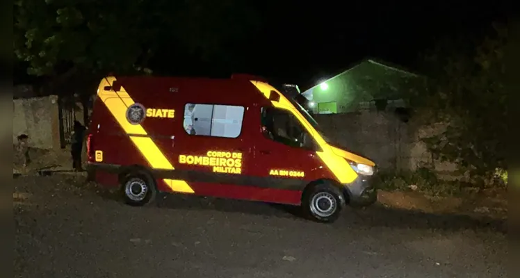 Rapaz é baleado enquanto caminhava em rua do bairro Neves em PG