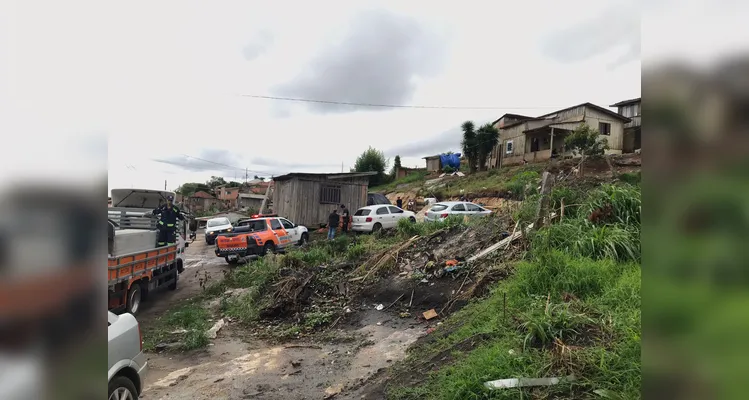 Ventos intensos com cerca de 75 km/h que atingiram o município.