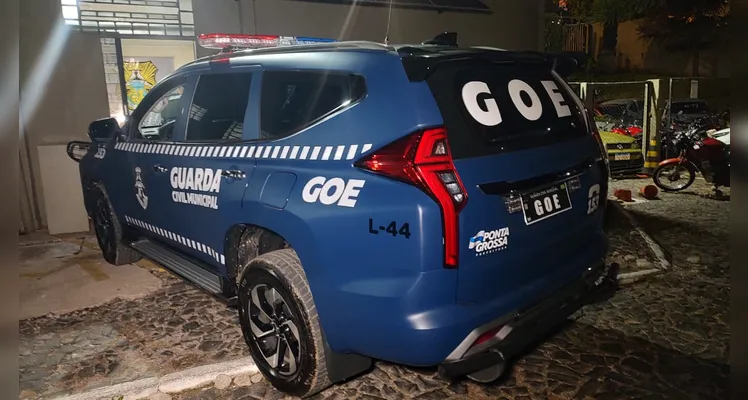 Homem dispensa mais de 1 kg de haxixe e acaba preso em PG