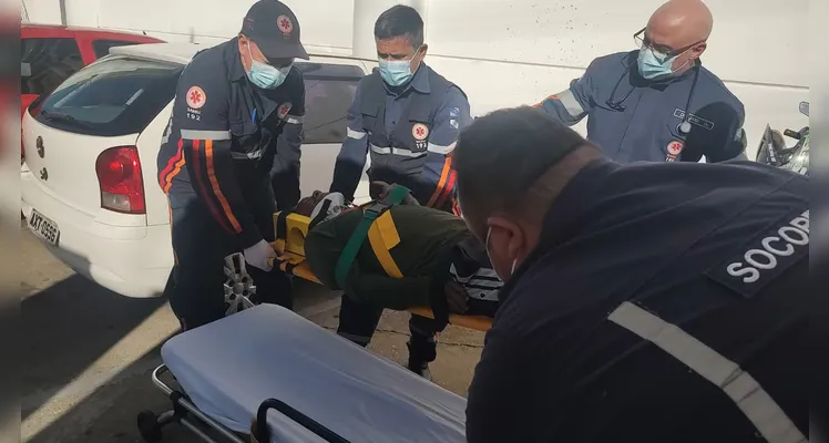 Homem é encontrado desmaiado e com corte na cabeça no Centro de PG