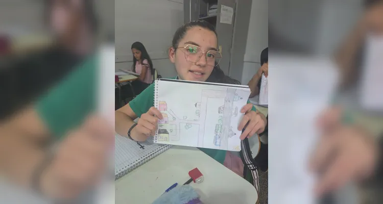 Os alunos criaram maquetes, mapas com trajetos até a escola, utilizaram um conteúdo do Vamos Ler e entrevistaram o motorista do ônibus escolar.