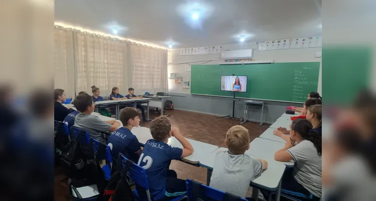 O trabalho envolveu diversas propostas como reflexões, rodas de conversa e a realização de sugestões de atividades da videoaula.