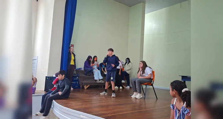 A apresentação da turma recebeu muitos elogios de colegas, familiares e profissionais que assistiram e ficaram tocados pelo tema.