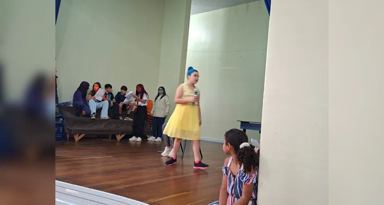 A apresentação da turma recebeu muitos elogios de colegas, familiares e profissionais que assistiram e ficaram tocados pelo tema.