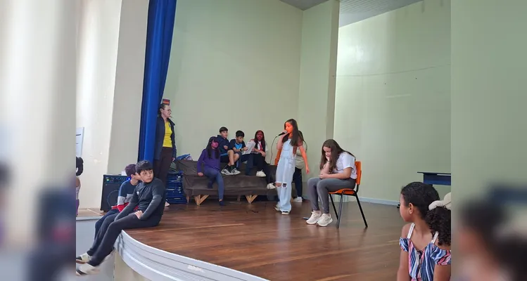 A apresentação da turma recebeu muitos elogios de colegas, familiares e profissionais que assistiram e ficaram tocados pelo tema.