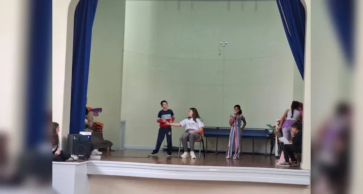 A apresentação da turma recebeu muitos elogios de colegas, familiares e profissionais que assistiram e ficaram tocados pelo tema.