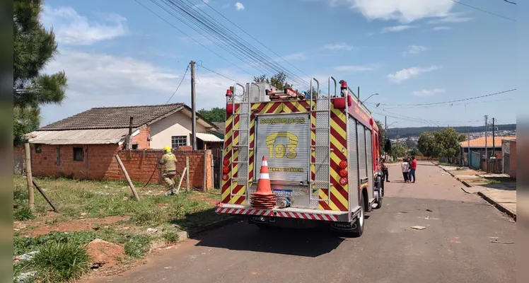 Fogo no imóvel foi combatido pelo Corpo de Bombeiros