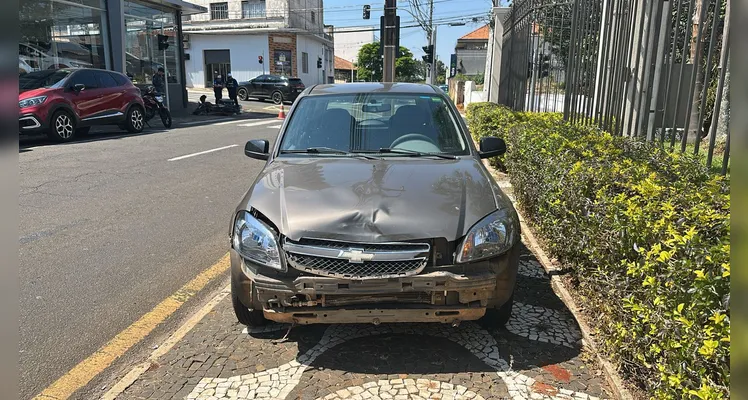 Motociclista tem fratura exposta após batida entre carro e moto em PG