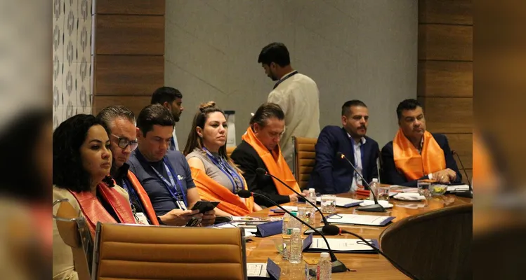 Durante os encontros, Dayane apresentou as potencialidades dos 19 municípios da região dos Campos Gerais.