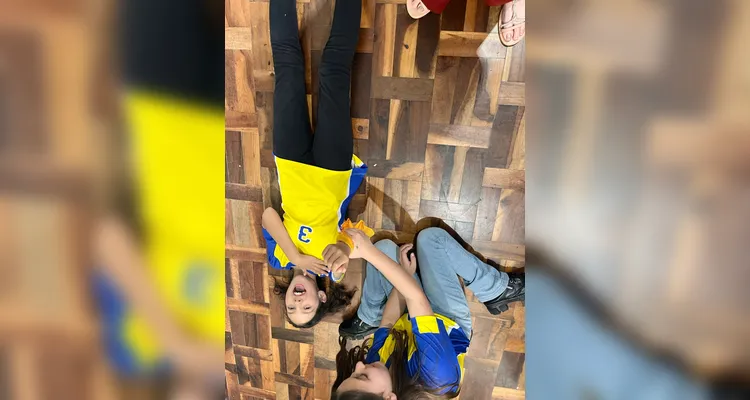 Ao longo da dinâmica, os alunos recriaram movimentos e ações que devem ser tomadas em casos de acidentes.