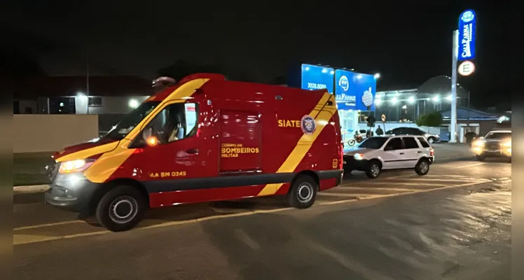 Idosa é atropelada por moto em PG e motociclista foge sem prestar socorro