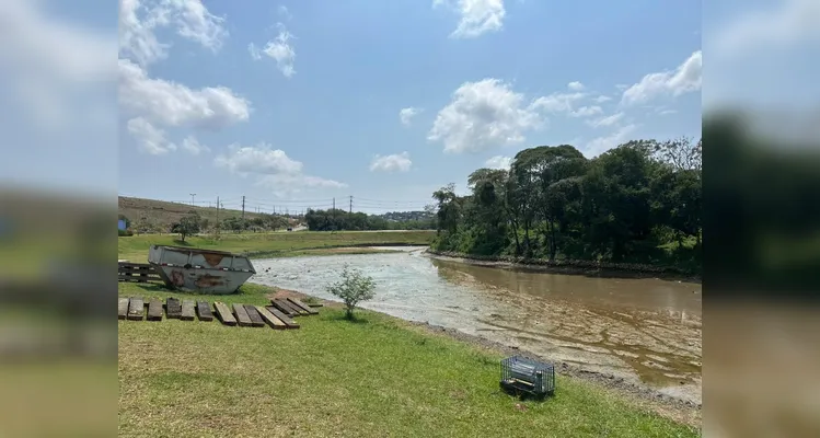 Lago de Olarias seca durante período de estudo para o desassoreamento