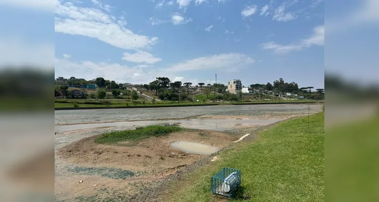 Lago de Olarias seca durante período de estudo para o desassoreamento
