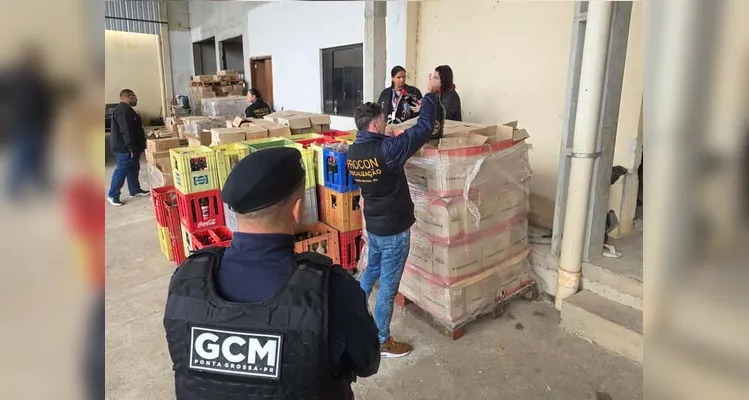 Mais de 12 mil litros de bebidas foram apreendidas em ação conjunta em PG