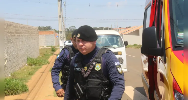 Motorista bate carro e chuta mulher após acidente em PG