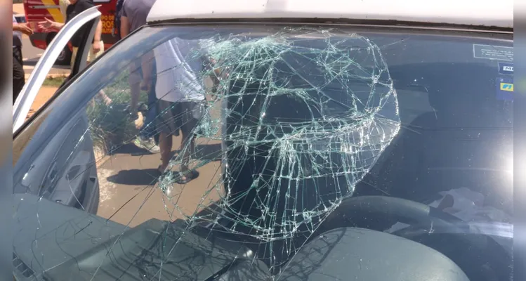 Motorista bate carro e chuta esposa após acidente em PG