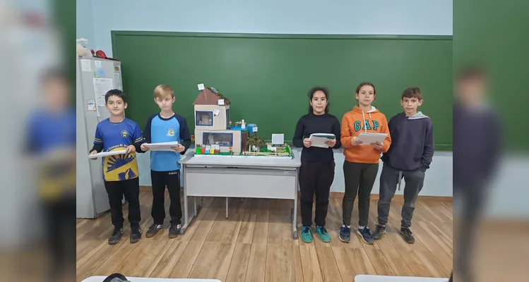 A proposta final realizada pela turma envolveu a criação de uma maquete.