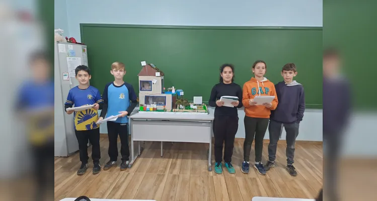 A proposta final realizada pela turma envolveu a criação de uma maquete.