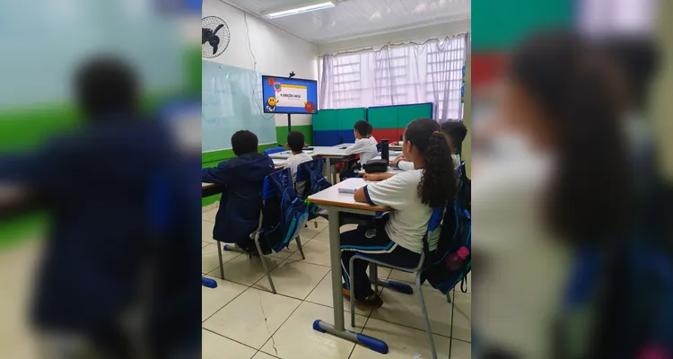 Confira os trabalhos dos alunos em sala de aula.