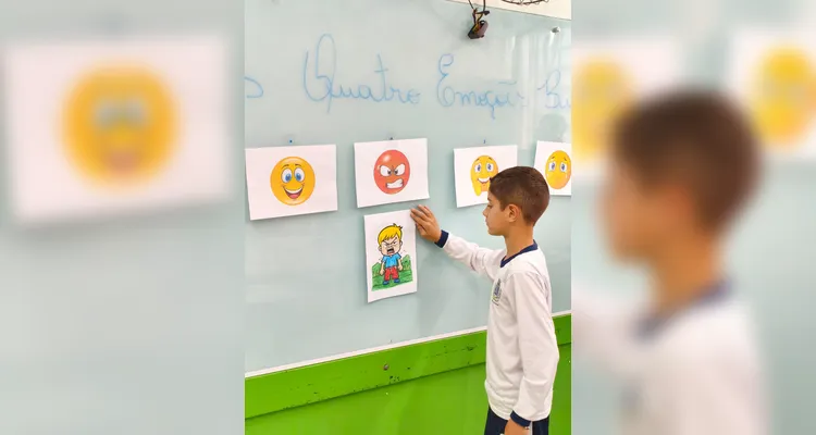 Confira os trabalhos dos alunos em sala de aula.