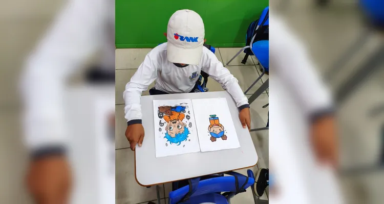 Confira os trabalhos dos alunos em sala de aula.