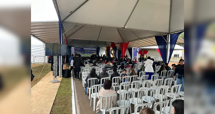 Ratinho entrega casas com investimento de mais de R$ 70 milhões em PG