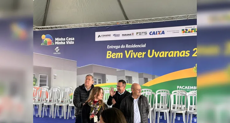 Ratinho entrega casas com investimento de mais de R$ 70 milhões em PG
