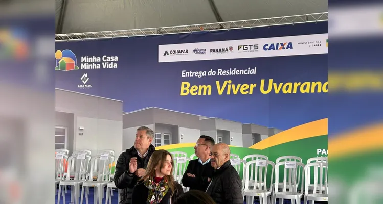 Ratinho entrega casas com investimento de mais de R$ 70 milhões em PG