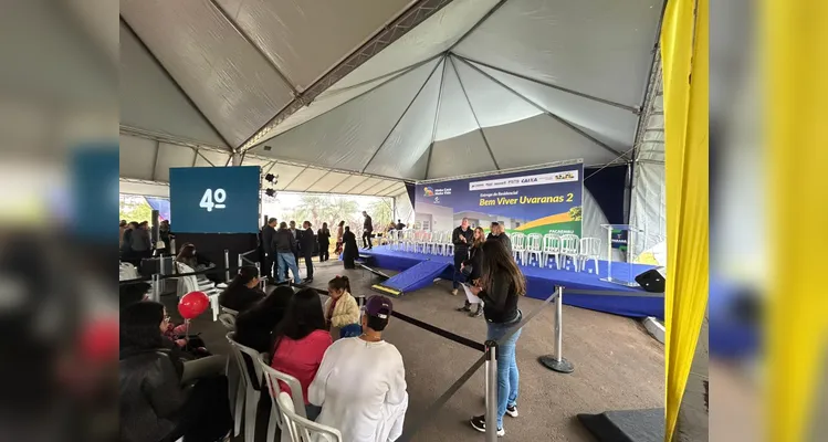 Ratinho entrega casas com investimento de mais de R$ 70 milhões em PG