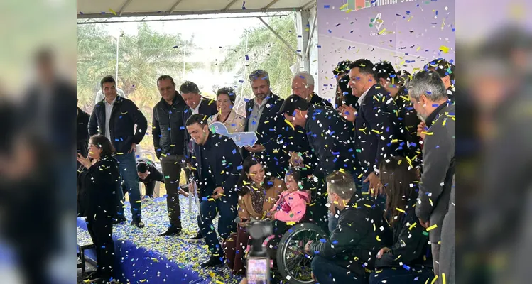 Ratinho entrega casas com investimento de mais de R$ 70 milhões em PG