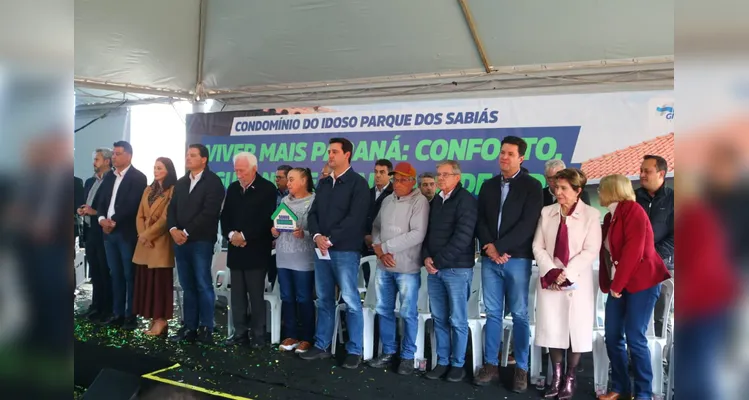 Ratinho inaugura Condomínio do Idoso com investimento de mais de R$ 5 mi