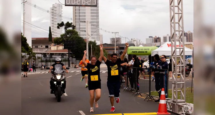 Esquadrão da Vida realiza meia maratona em Ponta Grossa