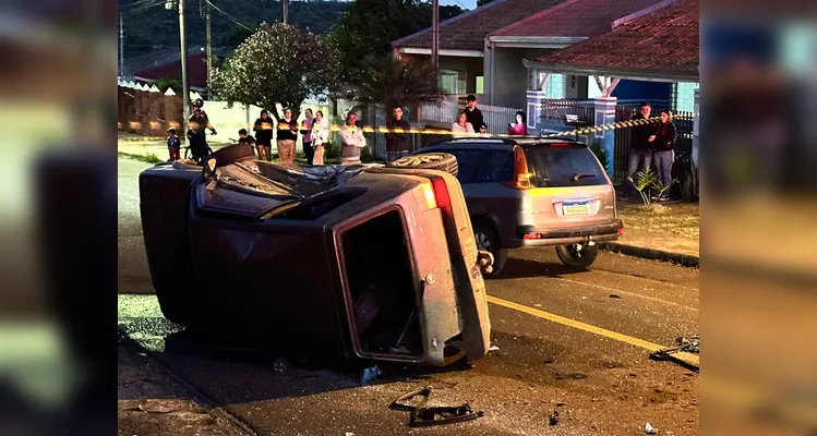 Motociclista é entubado após grave colisão com dois carros em PG