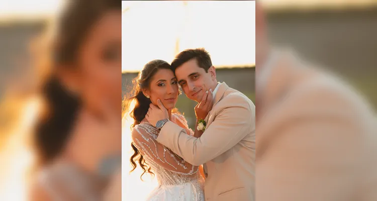 O amor foi celebrado no último sábado (13), com o enlace de Alexandre Perreira da Cruz e Rafaela Migliorini. A emocionante cerimônia religiosa aconteceu na Igreja São José e, em seguida, familiares e amigos foram recebidos no Mirante dos Campos para uma festa animada que seguiu até o amanhecer. Da coluna RC, os votos de uma vida a dois repleta de amor, cumplicidade e felicidades.