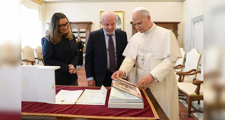 Papa Leão XIV recebe presidente Lula no Vaticano; veja fotos