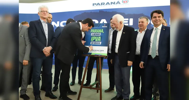 Ratinho Junior sanciona lei que reduz alíquota do IPVA no Paraná