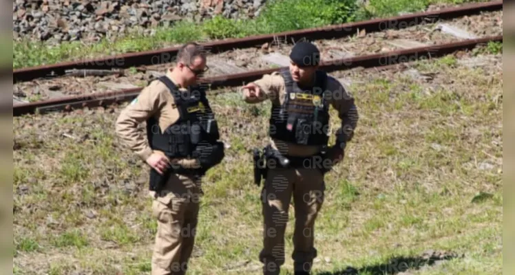 Corpo em estado de decomposição foi visto em linha férrea na região do bairro Uvaranas.
