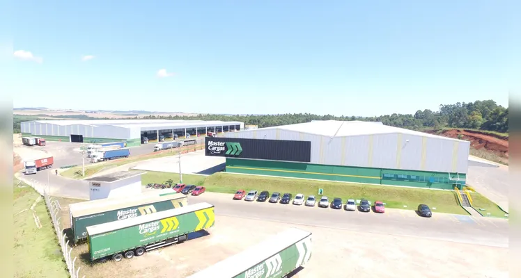 Ponta Grossa se tornou um polo no ramo de transporte, sediando inúmeras transportadoras.