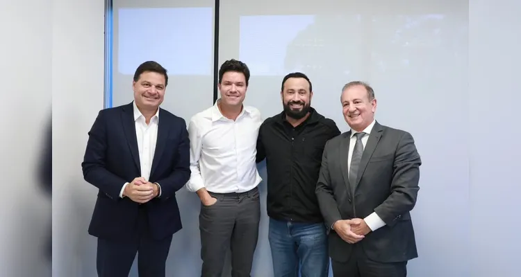 O prefeito de Piraí do Sul, Henrique Carneiro, participou do encontro.