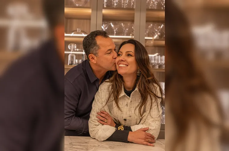 A empresária Amelya Genari, uma das mulheres mais marcantes e inspiradoras de sua geração, será o centro das atenções nesta sexta-feira (19), quando celebrará seu aniversário. No registro Amelya e seu marido Marcelo Alves. Da Coluna RC, enviamos nossos sinceros votos de que esta nova fase seja repleta de sucesso, felicidade e muitas realizações, tanto na vida pessoal quanto profissional.