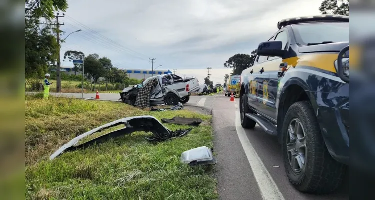 Colisão entre caminhonete e caminhão deixa bebê em estado grave em Araucária