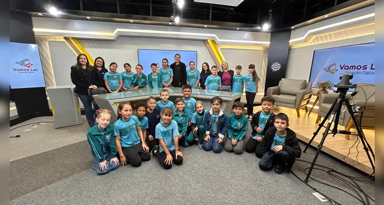 Turma de Imbituva vence acirrada disputa e é premiada no Vamos Ler