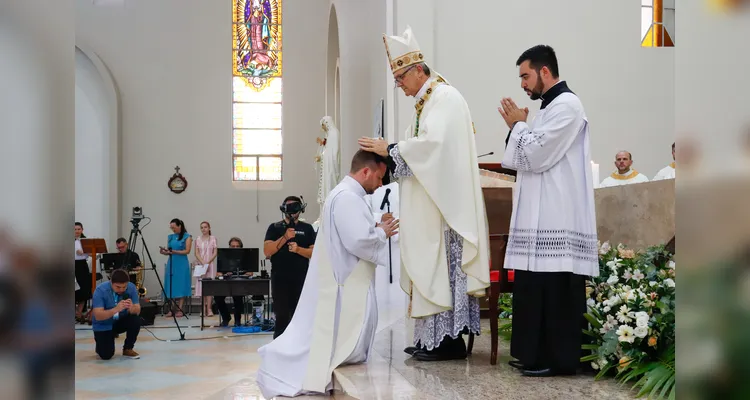 Diocese de Ponta Grossa celebra ordenação presbiteral de Iuri Nack Buss