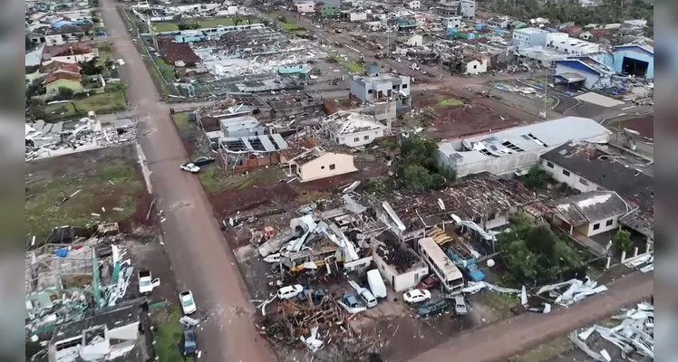 Informações sobre desalojados e desabrigados ainda estão sendo levantadas.