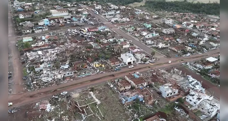 Informações sobre desalojados e desabrigados ainda estão sendo levantadas.