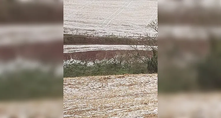 A chuva causou estragos em diversas casas.