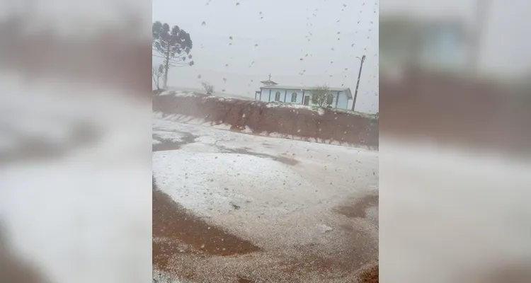 A chuva causou estragos em diversas casas.